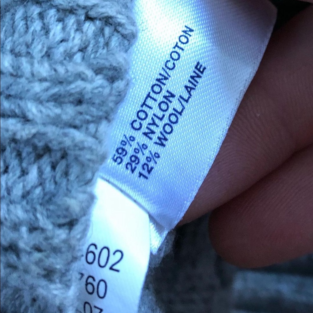 gap sweater - Picture 3 of 3
